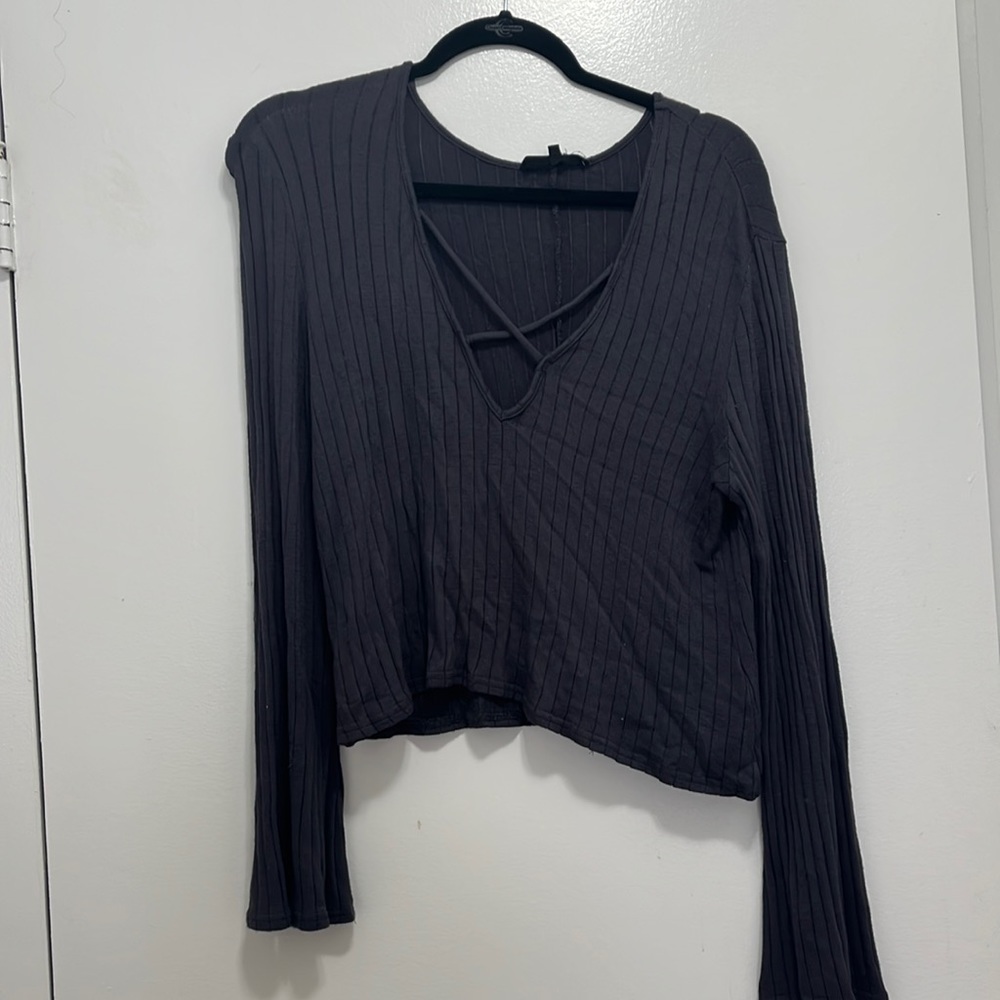 Long sleeve cropped top